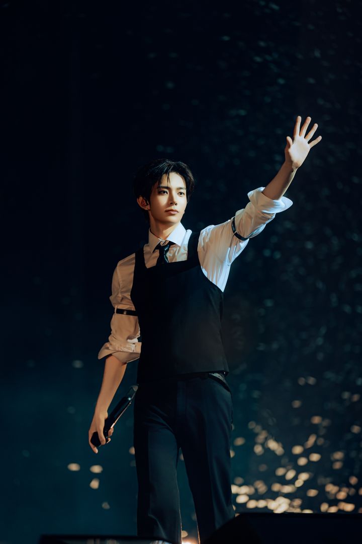 EVAN DEATH OF ME Billboard 200 debut: No. 49